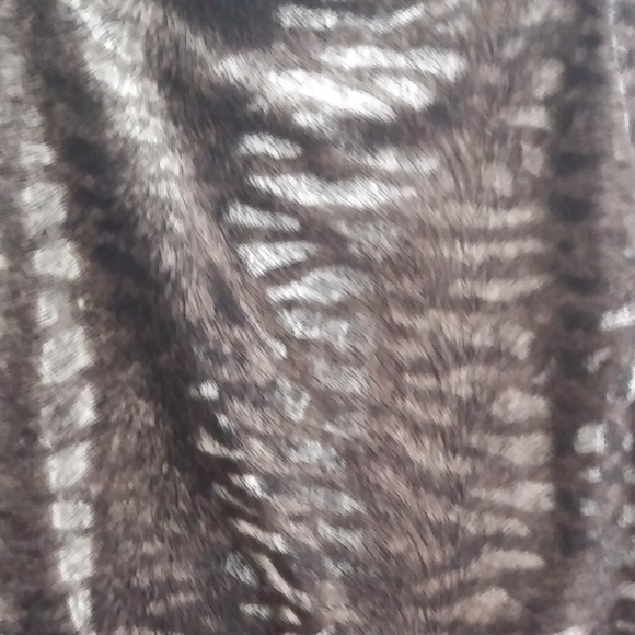 Tiger Striped Mini Skirt - Picture 3 of 3